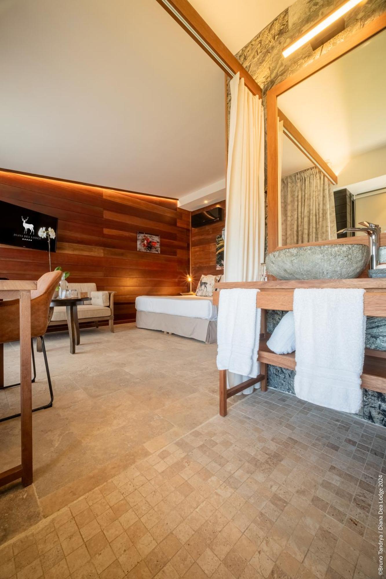 Diana Dea Lodge Sainte Anne Exterior foto