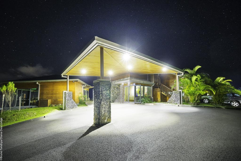 Diana Dea Lodge Sainte Anne Exterior foto